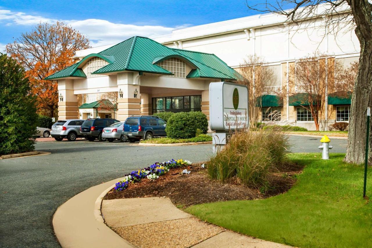 Clarion Hotel & Suites Convention Center Fredericksburg Zewnętrze zdjęcie
