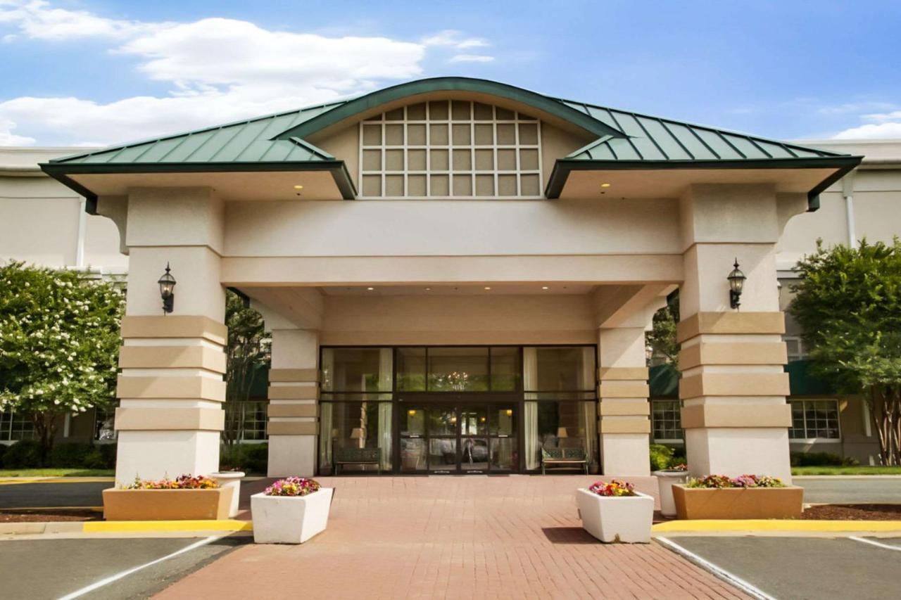 Clarion Hotel & Suites Convention Center Fredericksburg Zewnętrze zdjęcie