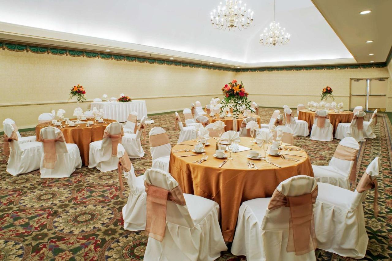 Clarion Hotel & Suites Convention Center Fredericksburg Zewnętrze zdjęcie