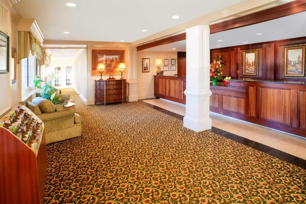 Clarion Hotel & Suites Convention Center Fredericksburg Zewnętrze zdjęcie