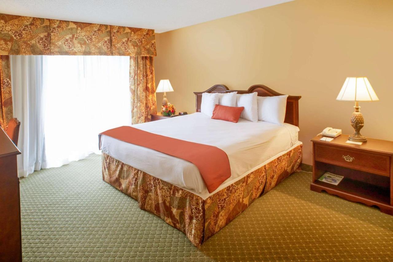 Clarion Hotel & Suites Convention Center Fredericksburg Zewnętrze zdjęcie
