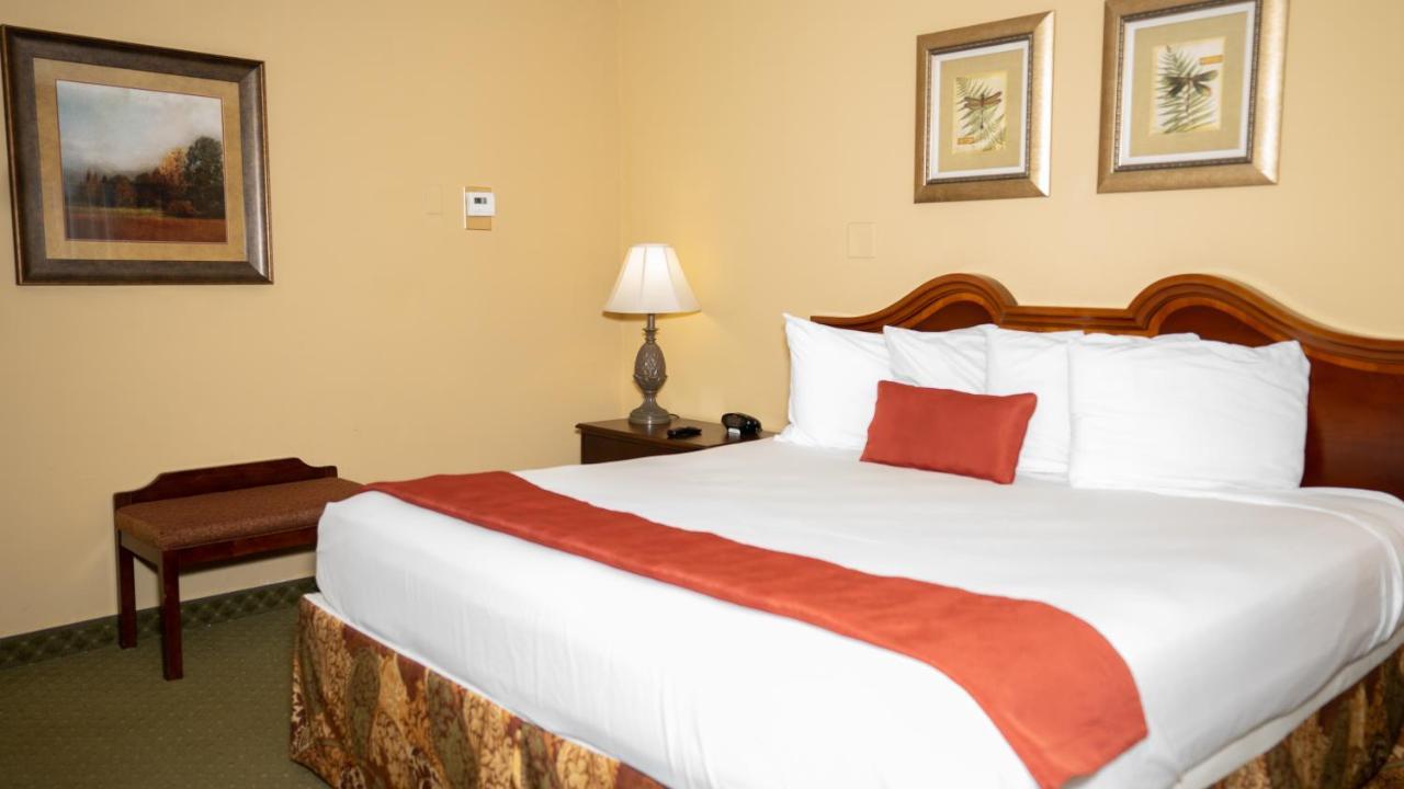 Clarion Hotel & Suites Convention Center Fredericksburg Zewnętrze zdjęcie