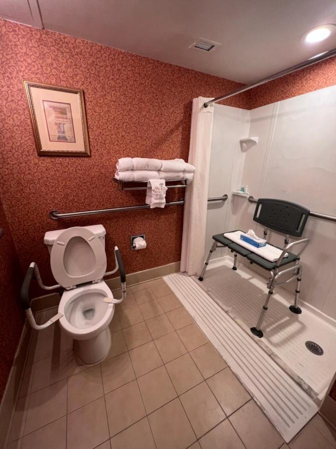 Clarion Hotel & Suites Convention Center Fredericksburg Zewnętrze zdjęcie